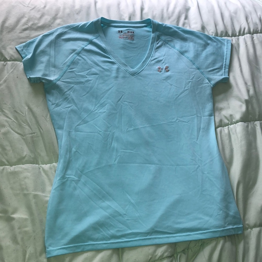 Under armour semi-fitted top